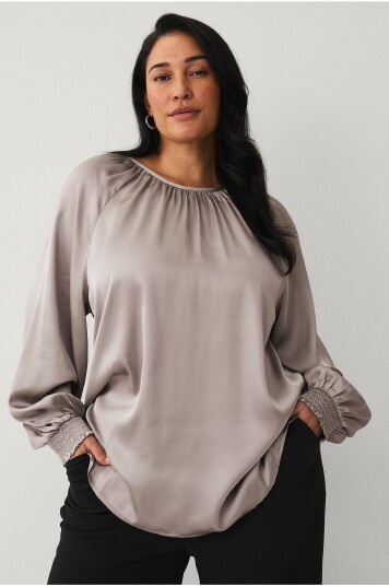 Ellos Plus collection Bluse i sateng Beige