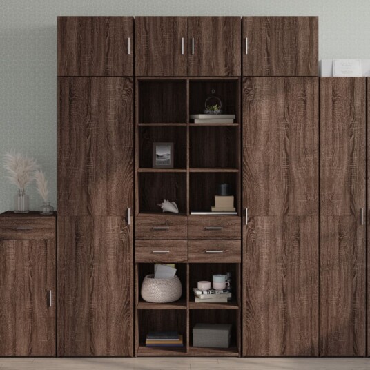 Highboard brun eik 70x42,5x185 cm konstruert tre
