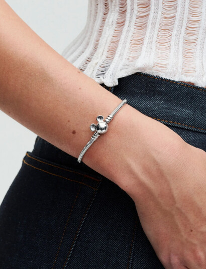 Pandora Disney Snake Chain Sterling Silver Bracelet With Mickey Mouse Clasp - Silver - 17 CM Pandora Disney Snake Chain Sterling Silver Bracelet With Mickey Mouse Clasp - Silver - 17 CM