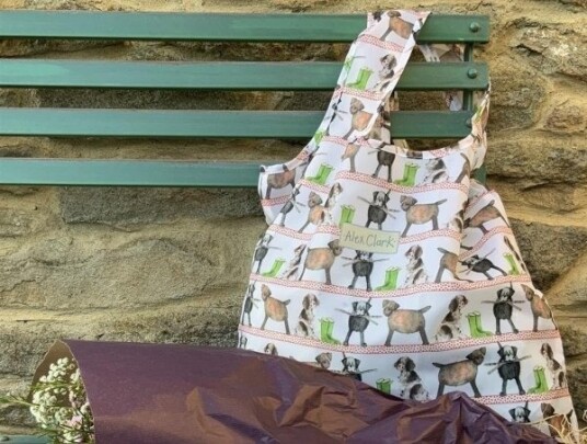 Re11 Country Dogs Shopping Bag