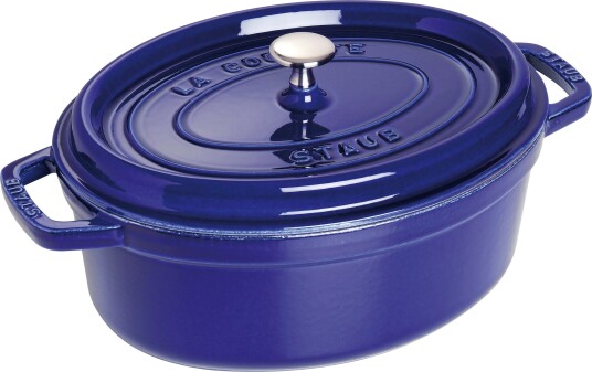 Staub oval gryte av støpejern tre lager emalje 4,2 l mørkeblå Staub oval gryte av støpejern tre lager emalje 4,2 l mørkeblå