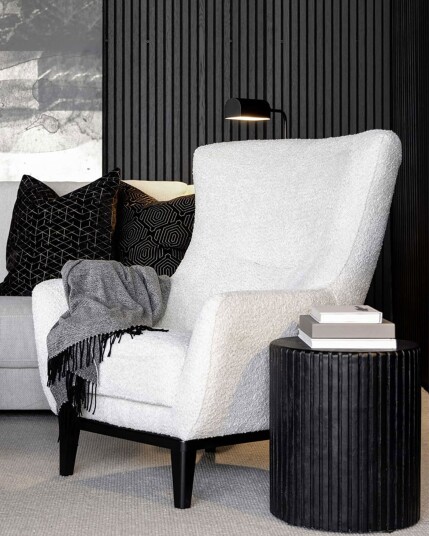Groove sidebord svart