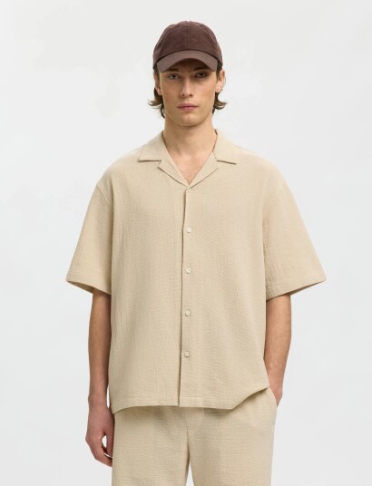 Selected Slhrlxcal Ss Shirt Resort   CreaM