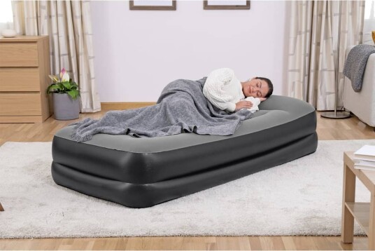 Bestway Oppblåsbar flokket luftseng med innebygd luftpumpe 191x97x46cm Bestway Oppblåsbar flokket luftseng med innebygd luftpumpe 191x97x46cm