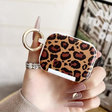AirPods Pro 3 etui med leopardtrykk telefonstativ og sminkespeil hvit kant