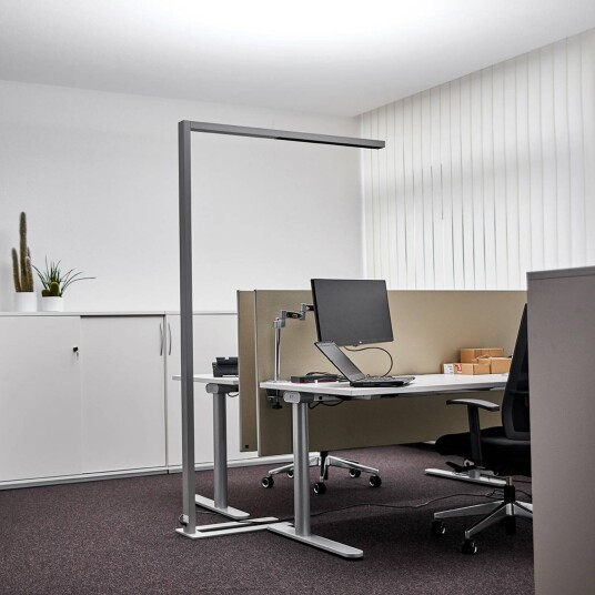 Gulvlampe Jolinda Arcchio dimbar Aluminium / grå / sink Arbeidsrom / kontor Aluminium Moderne