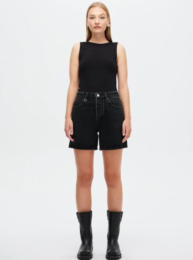 NEUW Eva Short Contempt Black Black 28 NEUW Eva Short Contempt Black Black 28