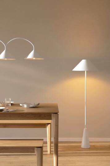 Globen Lighting Gulvlampe Cannes Hvit Gulvlamper