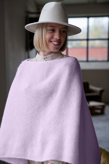 Dale Garn 443 12B Giselle Poncho Lys Lavendel