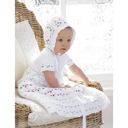 So CharmingÂ by DROPS Design Babysett med Dåpskjole og Lue str 0 6 mdr 2år
