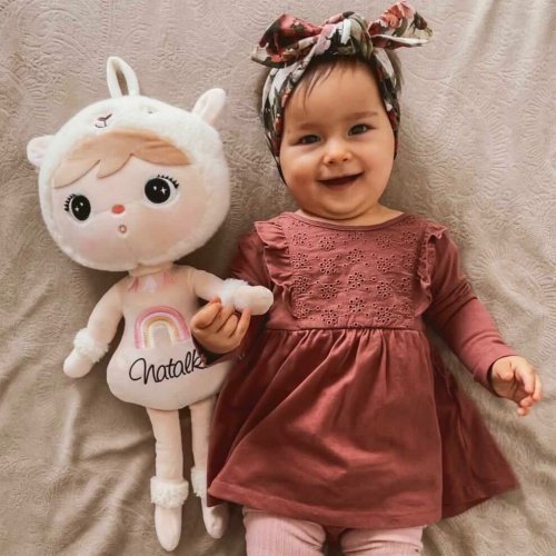 Beige alpakka 48cm metoo dukke med barnets navn
