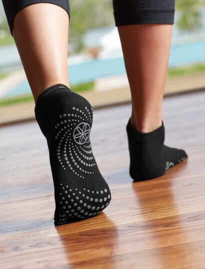 Gaiam Gaiam Grey Grippy Yoga Socks - Black - S/M(36-40 Gaiam Gaiam Grey Grippy Yoga Socks - Black - S/M(36-40