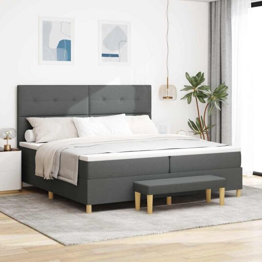 Box Spring Seng med Madras & Benk Mørk Grå 200x200 cm Stoff