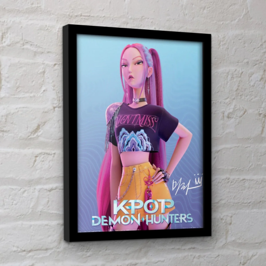 K POP Demon Hunters Innrammet Bilde 30 x 40 cm Mira
