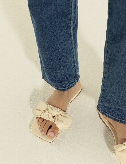 DEAR FRANCES Knot Slide Cream 38
