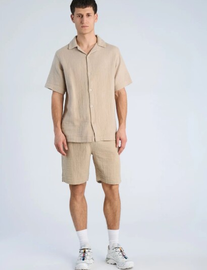 Lindbergh Cotton Muslin Resort Shirt S/S Beige L Lindbergh Cotton Muslin Resort Shirt S/S Beige L
