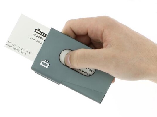 Ögon Design One Touch visittkort holder i aluminium Platinium Ögon Design One Touch visittkort holder i aluminium Platinium