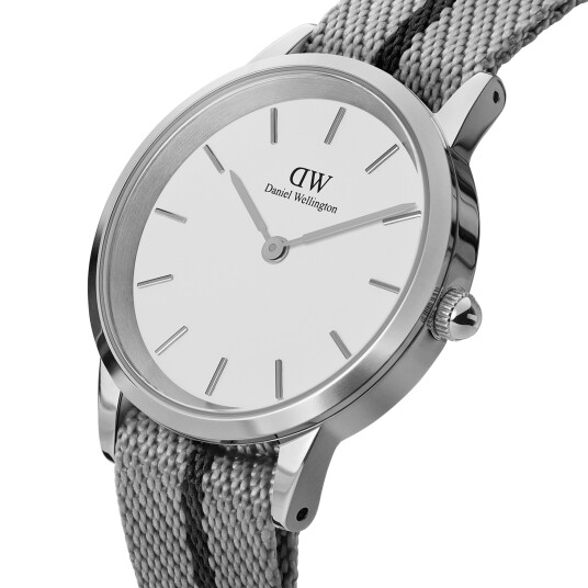 Daniel Wellington DW Watch Iconic NATO Grey/Black 36mm Silver Daniel Wellington DW Watch Iconic NATO Grey/Black 36mm Silver