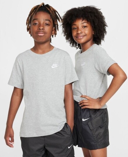 Nike T skjorte NSW Futura   Grå Barn størrelse S: 128 137 cm