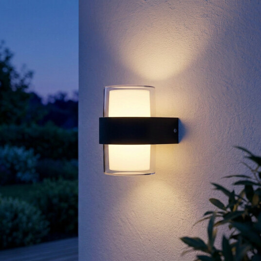 Ledlife LED vegglampe med opp/ned lys 9W IP65 utendørs Dimbar : Ikke dimbar Kulør : Varm Ledlife LED vegglampe med opp/ned lys 9W IP65 utendørs Dimbar : Ikke dimbar Kulør : Varm