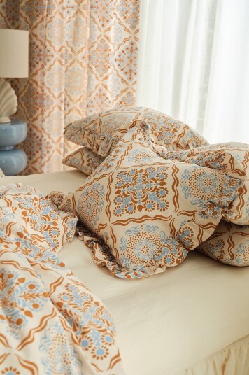 Ellos Home Putetrekk Elly Tile Frill i resirkulert halvlinne Blå Ellos Home Putetrekk Elly Tile Frill i resirkulert halvlinne Blå
