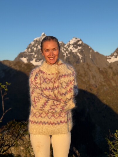 House Of Yarn IR 04-08 Himmeltind Genser
