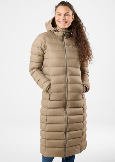 Swedemount Östersund Long Down Coat W Cappuccino/Cappuccino 42 Vinterjakker Swedemount Östersund Long Down Coat W Cappuccino/Cappuccino 42 Vinterjakker