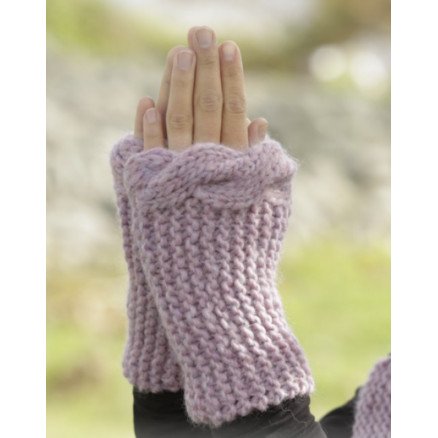 Cable Embrace by DROPS Design Pulsvarmere Strikkeoppskrift str S L