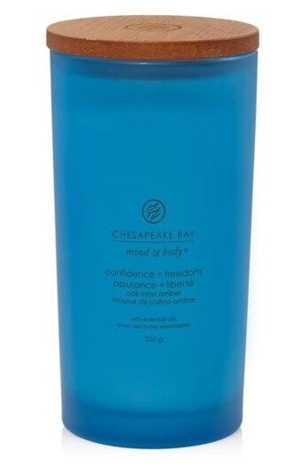 Chesapeake Bay Scented candle with wooden lid - Oak Moss Amber