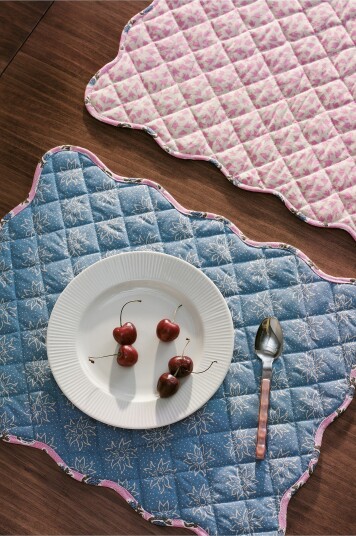 Jotex Bordmatte Vendbar 2 pakke Rosa/blå MINOUX Kjøp Bordbrikker hos Jotex