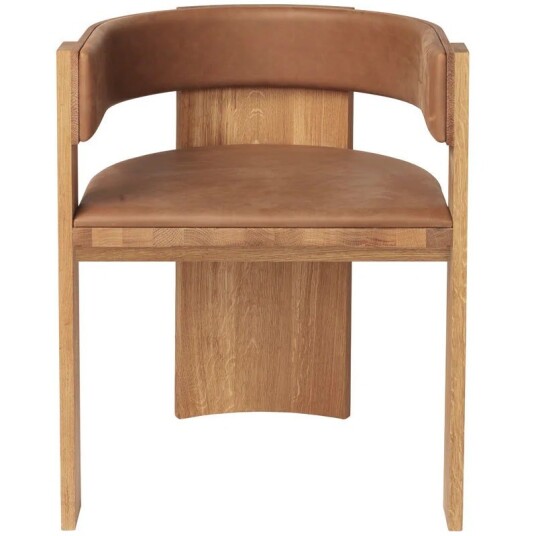 Kristina Dam Studio Collector Spisestol Varmlakkert Eik / Cognac Skinn