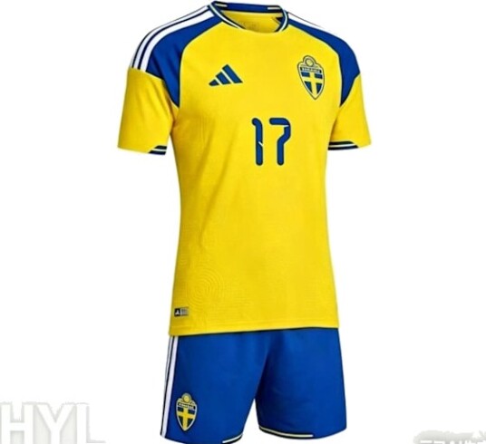 Sverige Herrelandslag i Fotball 2026 Barnasett, Skjorte og Shorts, Pustende Polyester Fotballdrakt, Sportsfan Klær NR.17 Gyökeres 24