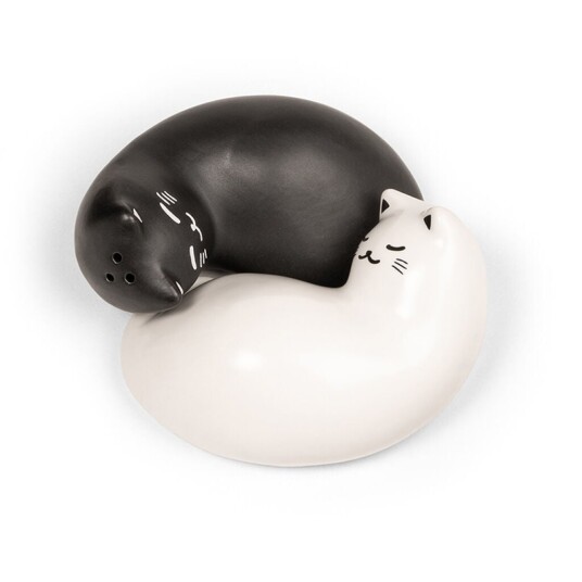 Kikkerland Purrfect salt og pepperbøsser svart og hvit 8,25 cm x 3,75 cm x 6,5 cm