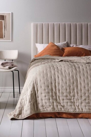 Jotex CALM sengeteppe - dobbeltseng 260x260 cm Beige 1665020-01-21 1665021-03-78 Jotex CALM sengeteppe - dobbeltseng 260x260 cm Beige 1665020-01-21 1665021-03-78