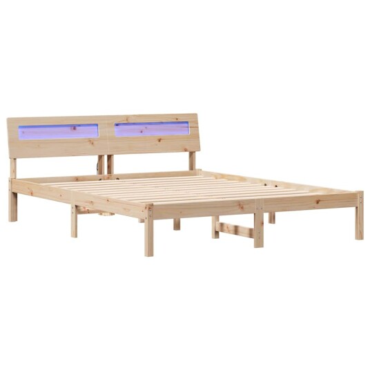 Sengestamme med LED stripelys Brun 140 x 200 cm Heltre furu Sengestamme med LED stripelys Brun 140 x 200 cm Heltre furu