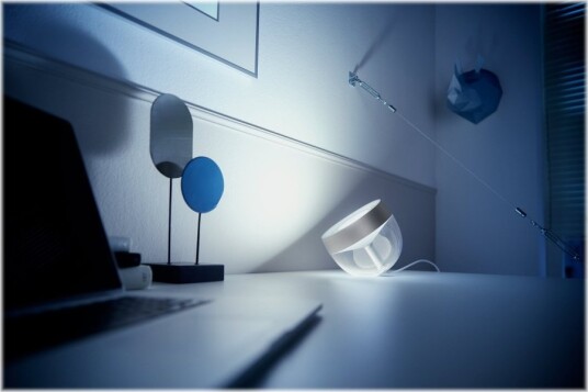 Philips Hue White And Color Ambiance Iris Special Edition Skrivebordslampe Led 8.2 W Klasse G 16 Millioner Farger 2000 6500 K Sølv Philips Hue White And Color Ambiance Iris Special Edition Skrivebordslampe Led 8.2 W Klasse G 16 Millioner Farger 2000 6500 K Sølv