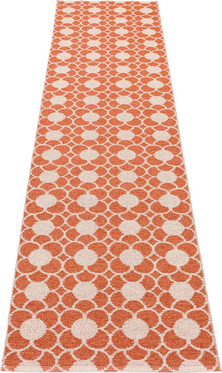 Pappelina Anya teppe Brick/Pearl Pink 70 x 300 cm