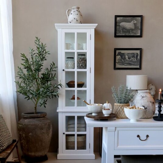 Chic Antique Marseille Vitrineskap i hvit med 2 dører og hyller Chic Antique Marseille Vitrineskap i hvit med 2 dører og hyller