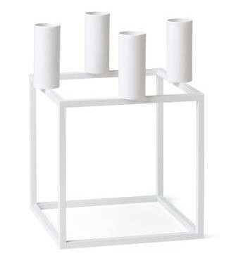 Audo Copenhagen Kubus 4 Lysestake Hvit Stål - Elegant Design for Koselig Stemning