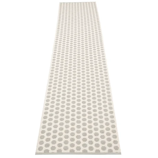 Pappelina Noa teppe Warm Grey/ V/ W. Grey stripe 70 x 50 cm