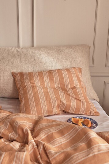 Staycation   Putevar Cheerful i lin   Orange