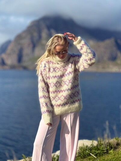 House Of Yarn IR 04-07 Himmeltind Genser