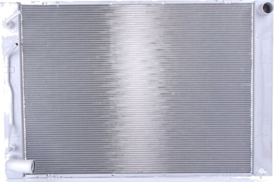 Radiator NISSENS 606837