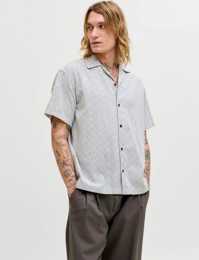 Jack & Jones Jprbluwinson Print Dobby S/S Shirt Ln   Cream   L