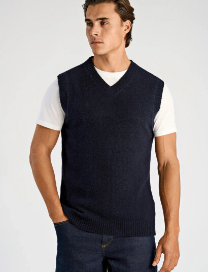 Lindbergh Lambswool V-Neck Slipover - Navy - XXL