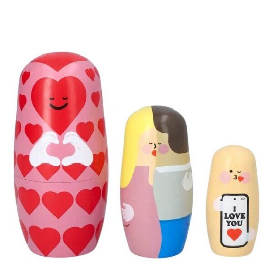 Spring Copenhagen Babushka Love Expressions trefigur 3 stk kirsebærtre Spring Copenhagen Babushka Love Expressions trefigur 3 stk kirsebærtre