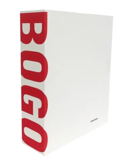 Bogo av Byron Hawes