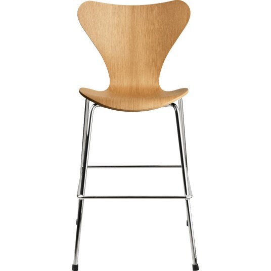 Fritz Hansen Series 7 Juniorstol Eik / Chrome Fritz Hansen Series 7 Juniorstol Eik / Chrome