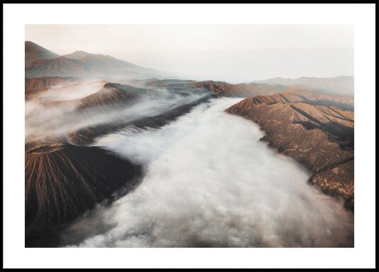 Mystical Gunung Bromo: A Serene Volcano in the Mist Plakat Plakat / 21x30cm