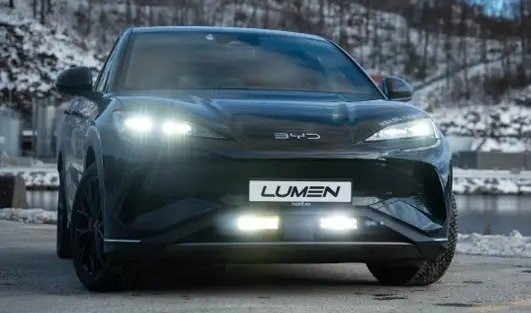 Lumen grillkit BYD Sealion 7 SQ16. 22304 lumen. Diskret og pen montering.